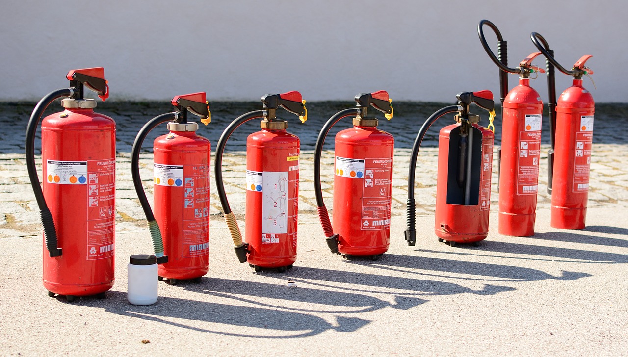 fire extinguisher, fire, fire extinguishing-712975.jpg